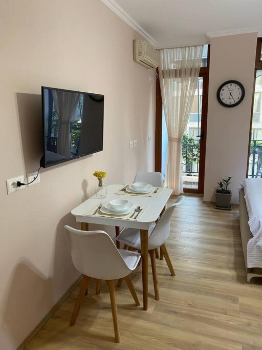 Mimosa'S Apartment With Lovely Balcony تيرانا المظهر الخارجي الصورة